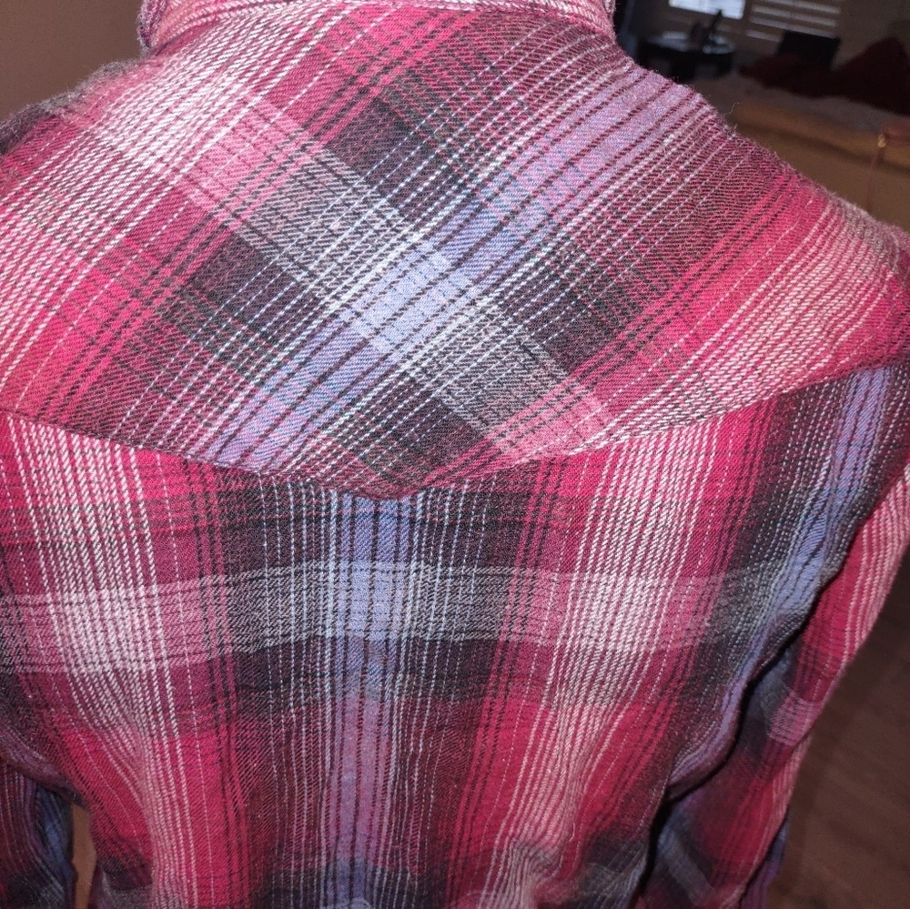 GOLDEN by TNA button down shirt - Picture 4 of 7